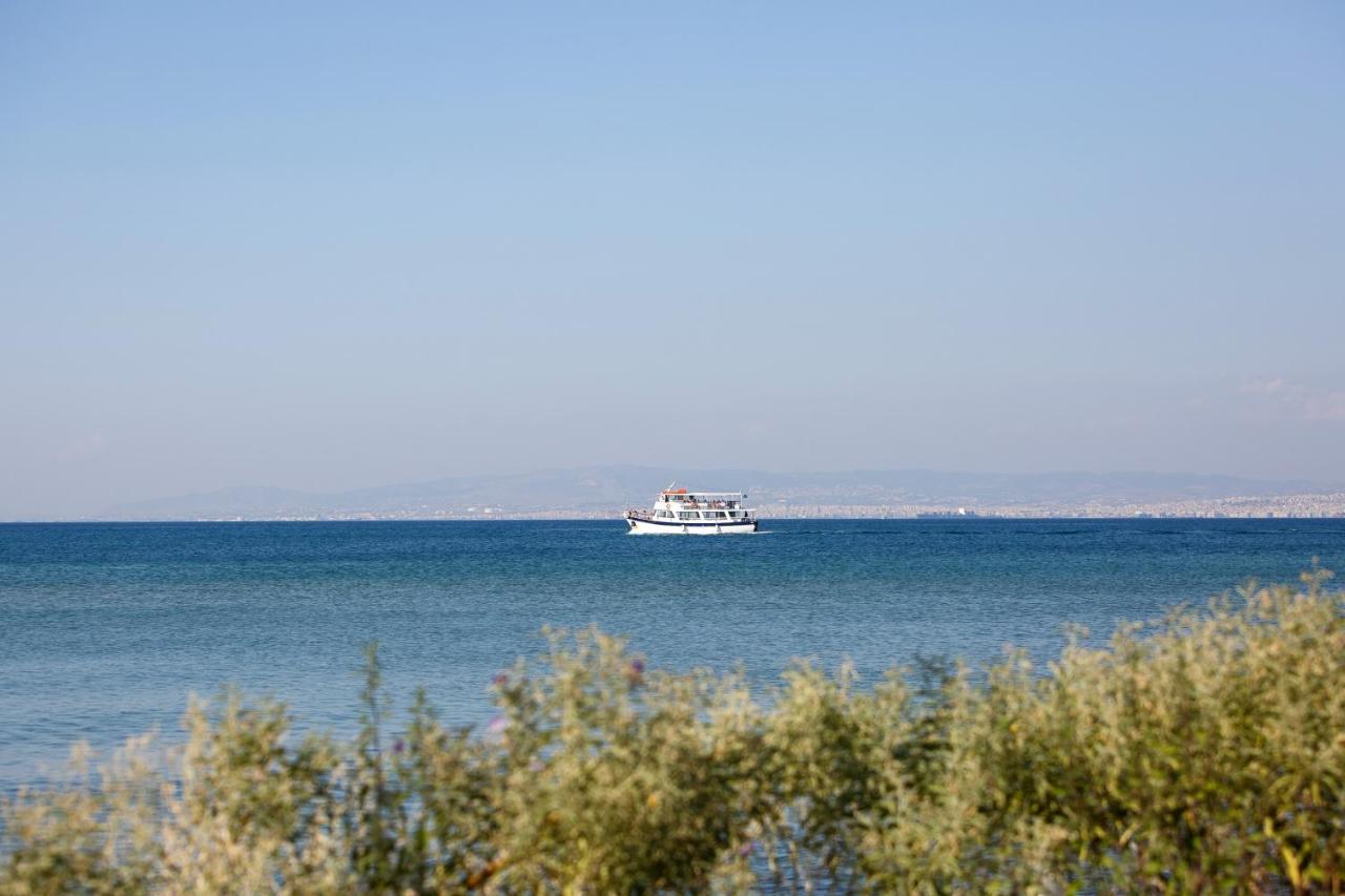 Metaxa Seafront Apartment Peraía エクステリア 写真